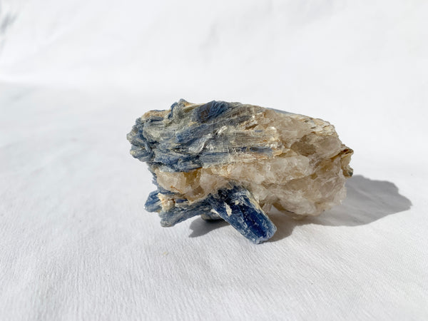 Kyanite raw - Unique piece 125 grams